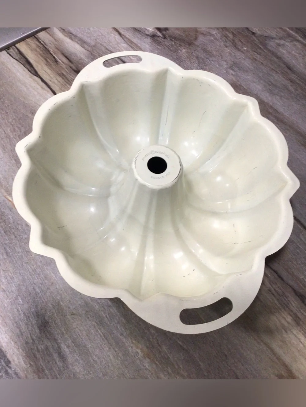 Vintage Nordic Ware Green Bundt Pan 10” Aluminum Nonstick Fluted Tube Cake Mold